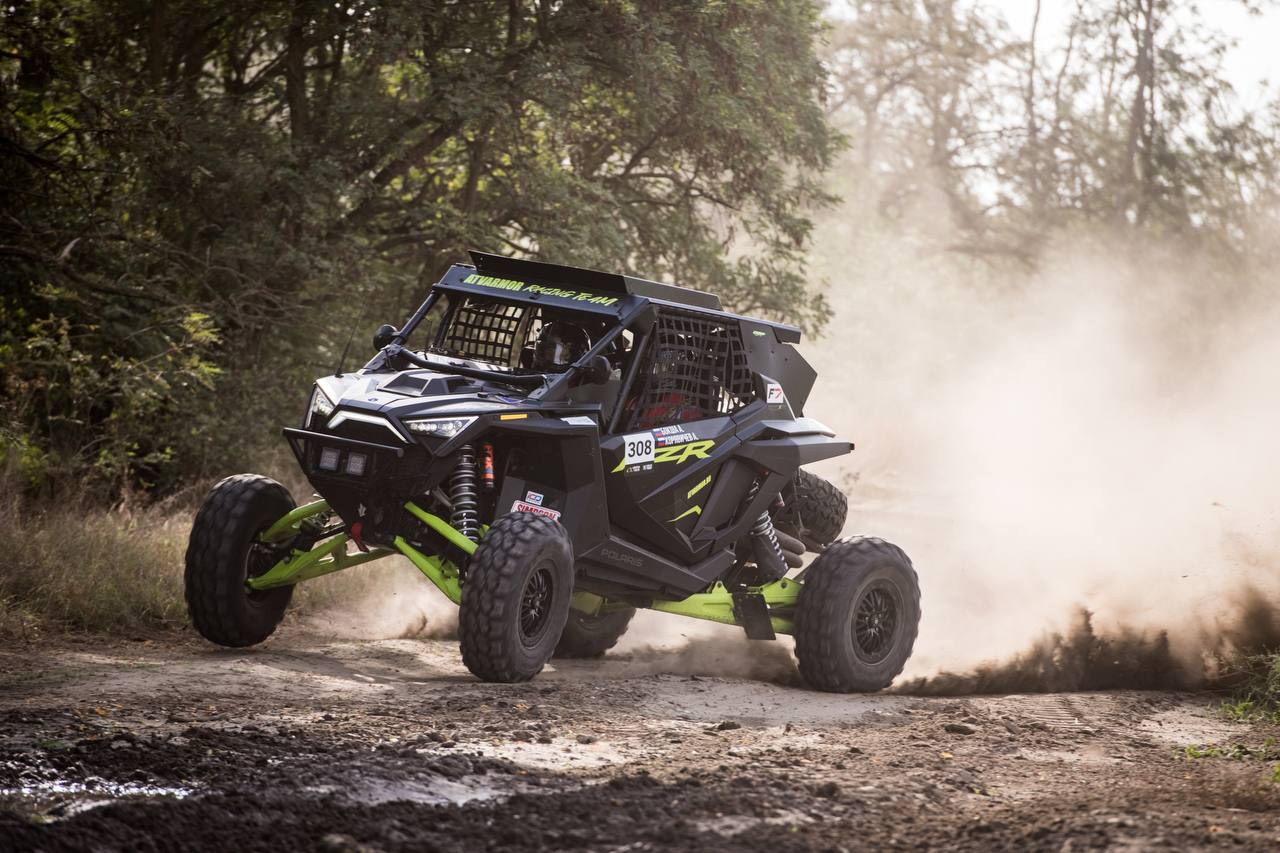 Райдеры на RZR PRO R приняли участие в гонке Alpha Race 2024 Райдеры на RZR PRO R приняли участие в гонке Alpha Race 2024